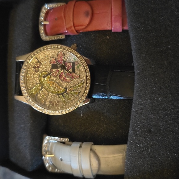 Colorfu Victoria Wieck Bird Design Watch with Extra Straps - Picture 1 of 2